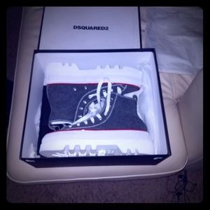 Hightop playform sneakers